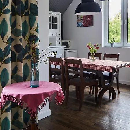 Pod Lasem Dom wakacyjny Ludwinow