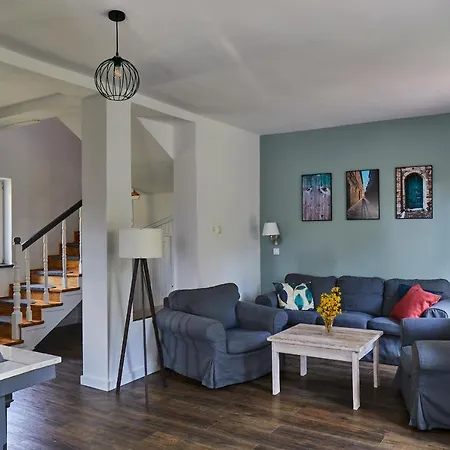 Pod Lasem Dom wakacyjny Ludwinow